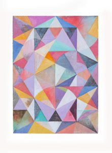 Ein farbenfrohes abstraktes Gemälde aus sich kreuzenden Dreiecken und geometrischen Formen in Rosa-, Lila-, Gelb-, Blau- und Orangetönen auf weißem Hintergrund.