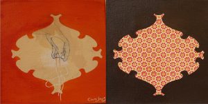 Geteiltes Bild: Die linke Seite zeigt eine verschnörkelte beige Form auf orangefarbenem Hintergrund mit einer schwachen blauen Linienzeichnung einer Hand im Inneren. Die rechte Seite zeigt eine ähnliche verschnörkelte Form, die mit einem roten Blumenmuster auf dunklem Hintergrund gefüllt ist.