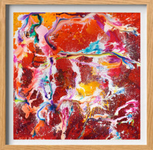 Abstrakte Malerei mit leuchtenden Farbtupfern in Rot, Orange, Gelb, Weiß, Rosa, Blau und Violett, die dynamische, wirbelnde Muster bilden. Das Kunstwerk ist in einen hellen Holzrahmen gefasst.