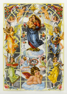 Eine farbenfrohe religiöse Illustration zeigt die Madonna mit dem Jesuskind im Arm, umgeben von Engeln und Cherubim, ergänzt durch florale Akzente, Wolken und einen Stern am Himmel, vor einem Hintergrund im Stil von Buntglasfenstern.